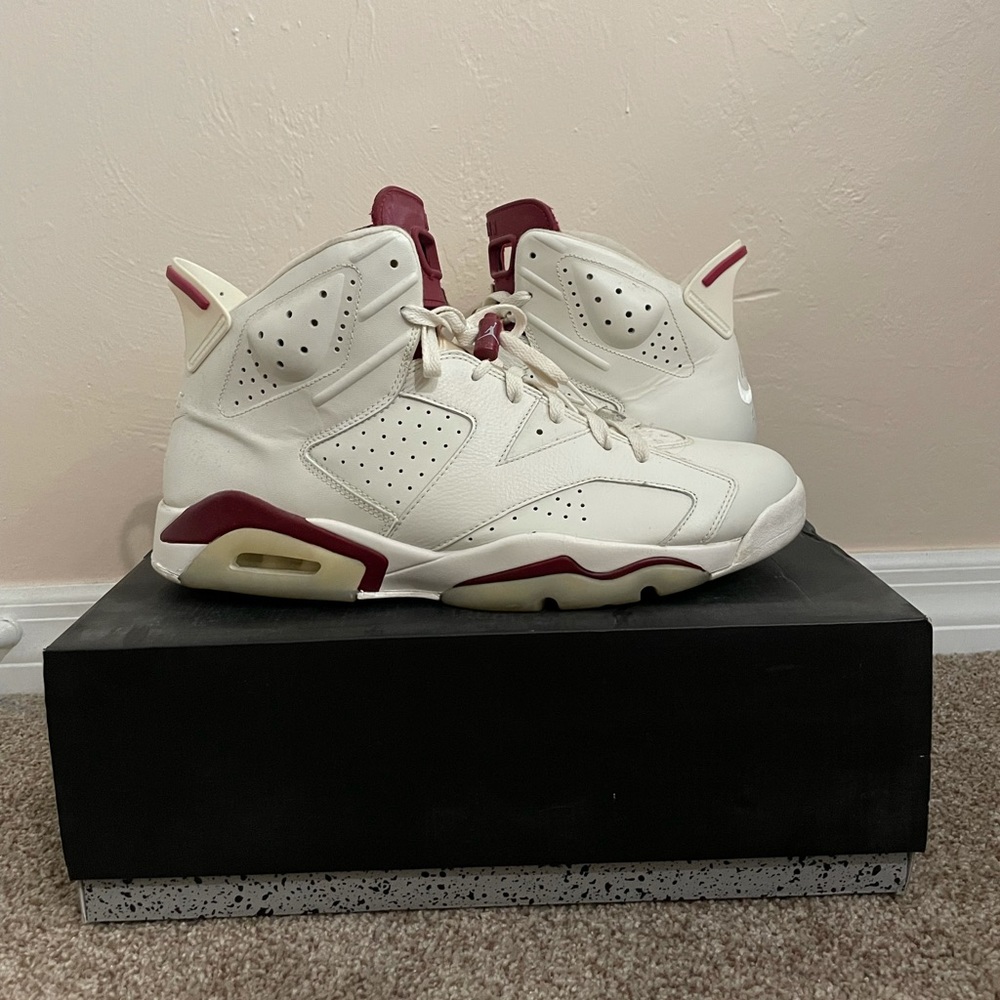 JORDAN 6 MAROON (2015)